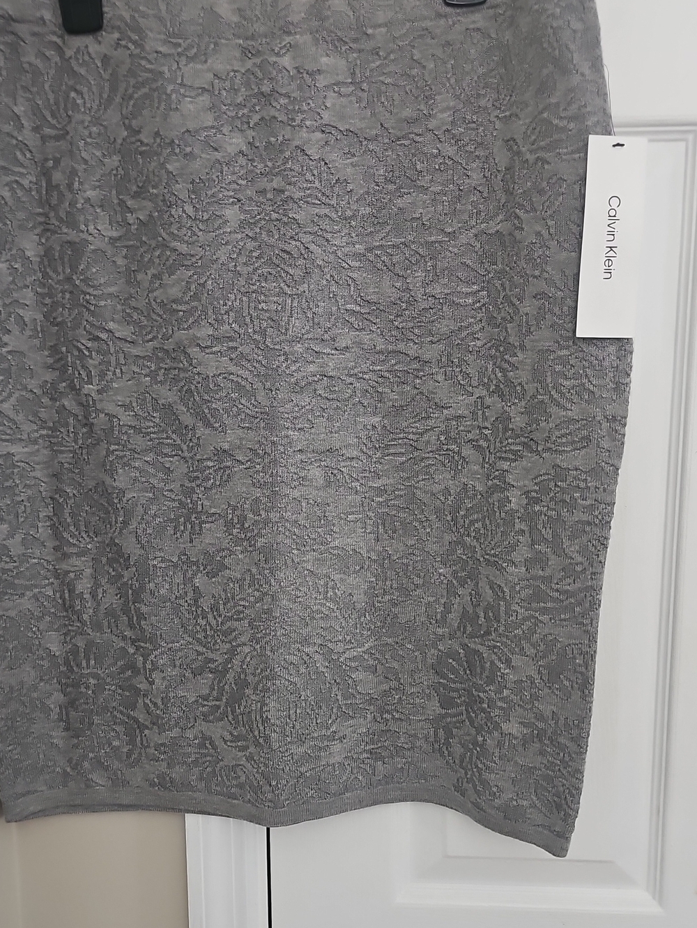 Calvin Klein Textured Gray Floral Jacquard Skirt, Stretchy